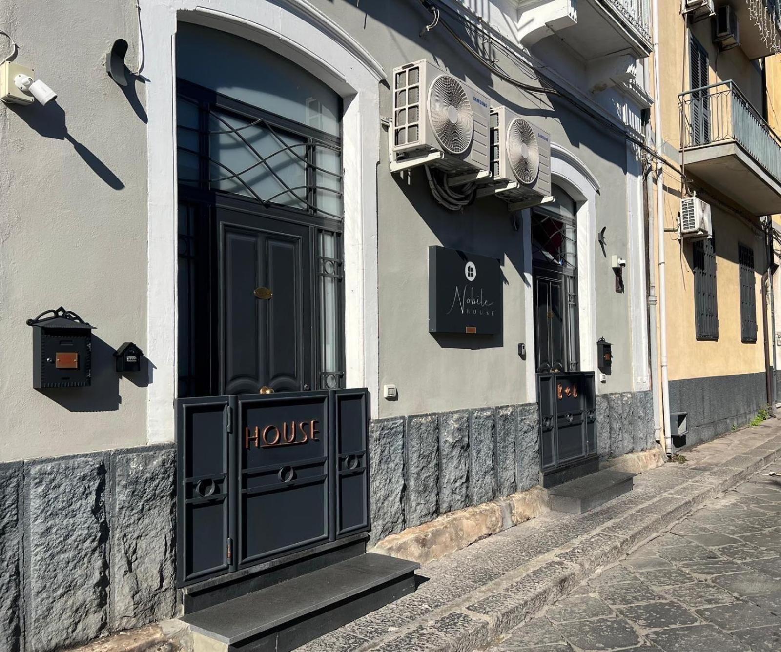Nobilehouse Apartment Catania Exterior photo